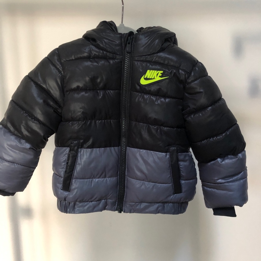 Nike - black/grey baby boy puffer coat - Size 18 months